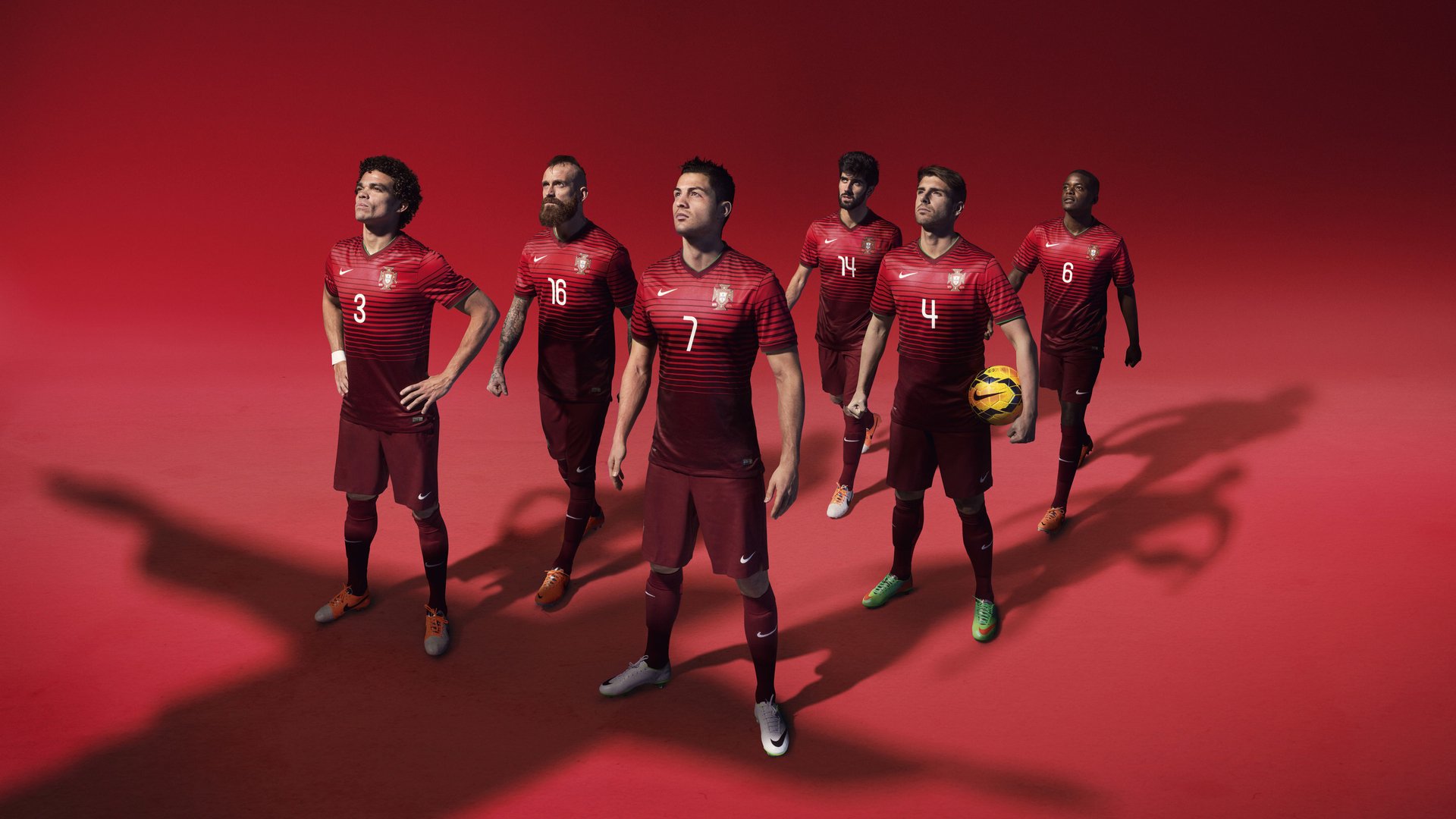 艾比·德尔福：稳定的防守使南非队保持全场优势，比尔和艾德